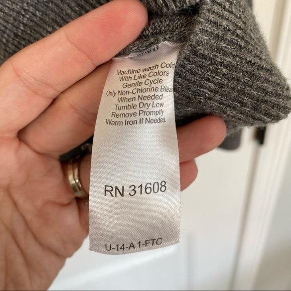 Jos A Bank 1905 Gray Sweater Size XL - Picture 6 of 7